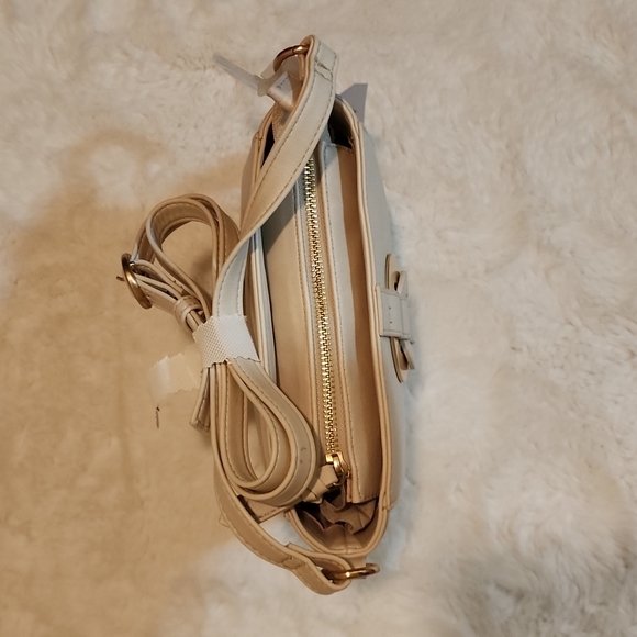 Crossbody in nude color NWT - Picture 2 of 2